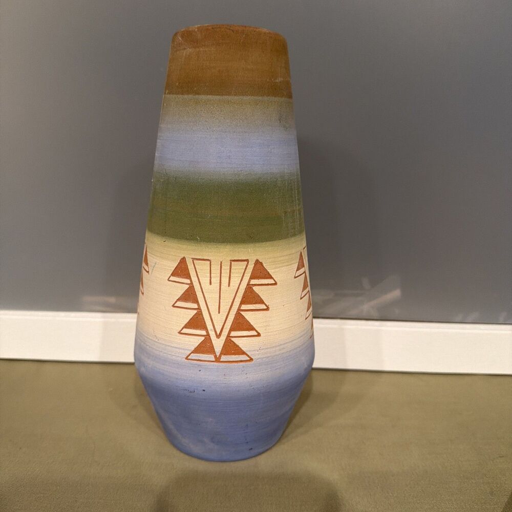 Vtg Native American Sioux Pottery Large 9.75" Vase - Rapid City SD SRPC Signed